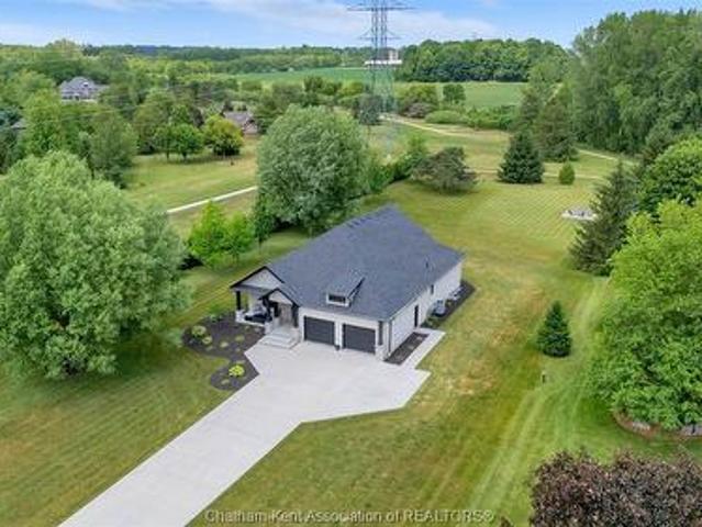 House for sale in Chatham–kent, Ontario