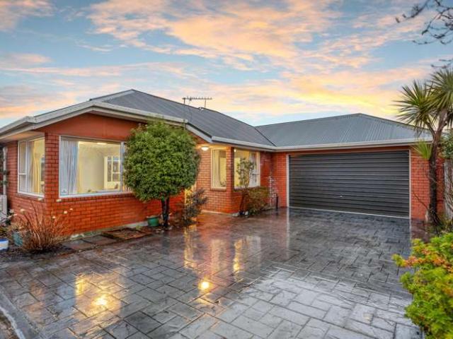 Apartment for sale in Heathcote, Canterbury