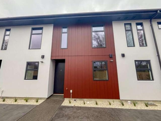 Townhouse for rent in Canterbury