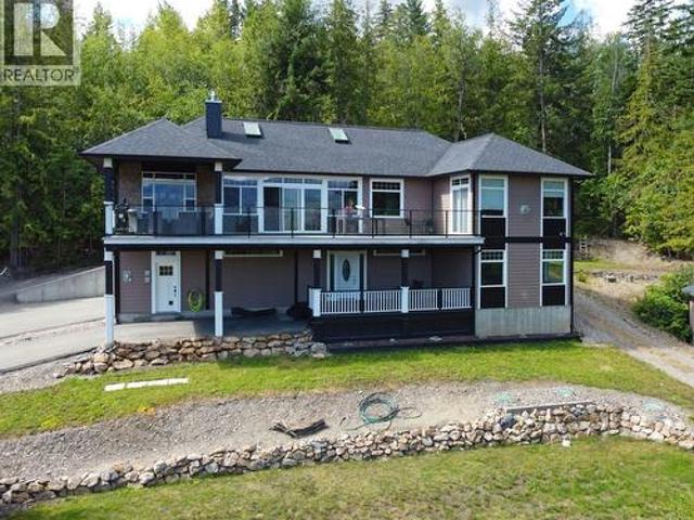 House for sale in Blind Bay, British Columbia
