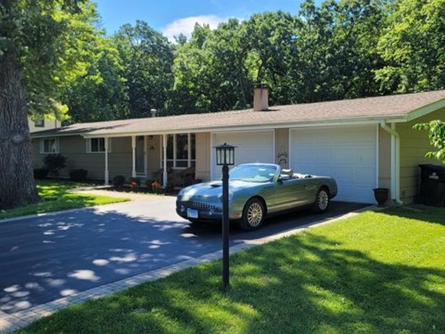 House for sale in Mchenry, Illinois