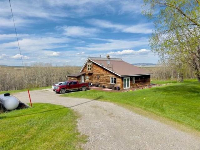 House for sale in Lundbreck, Alberta