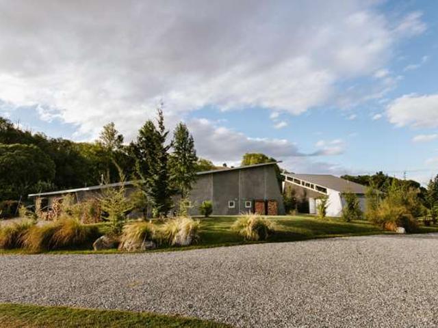 House for sale in Otakou