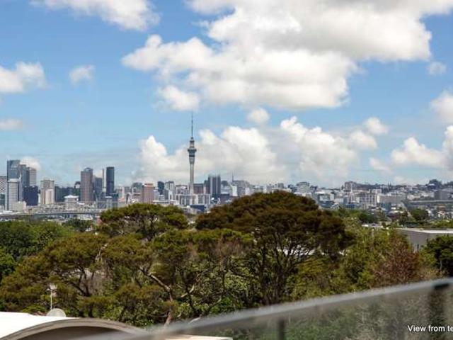 Apartment for sale in Wairau Valley
