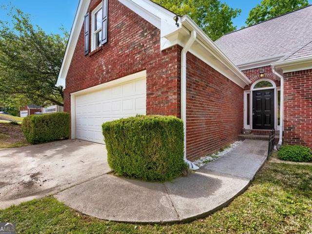 House for sale in Grayson, Georgia