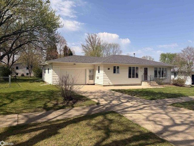 House for sale in Waverly, Iowa
