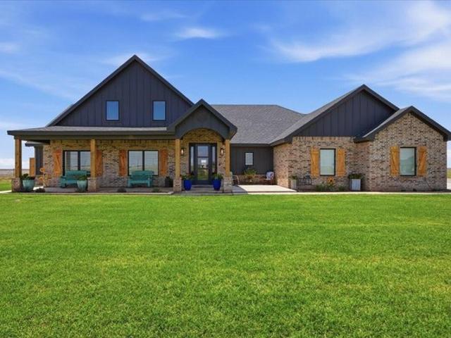 House for sale in Abernathy, Texas