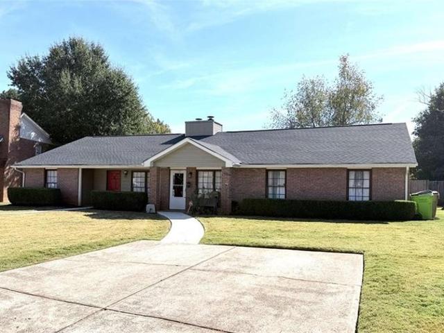 Townhouse for sale in Conyers, Rockdale County
