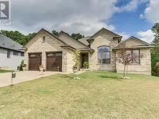 House for sale in Strathroy-caradoc, Ontario
