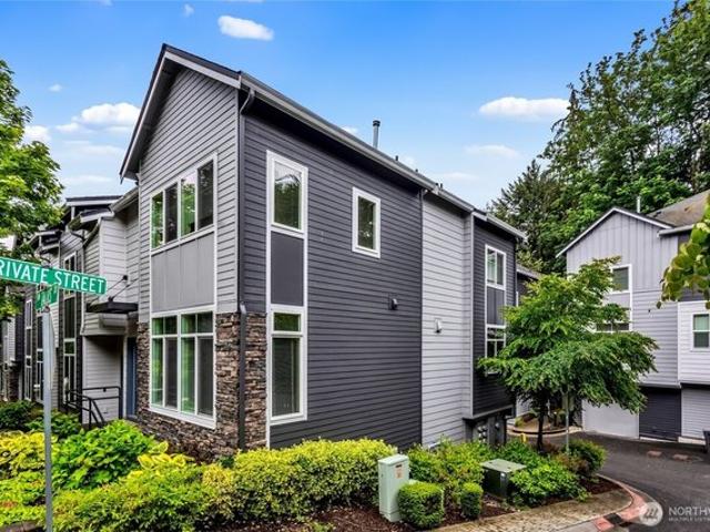 Townhouse for sale in Issaquah, Washington