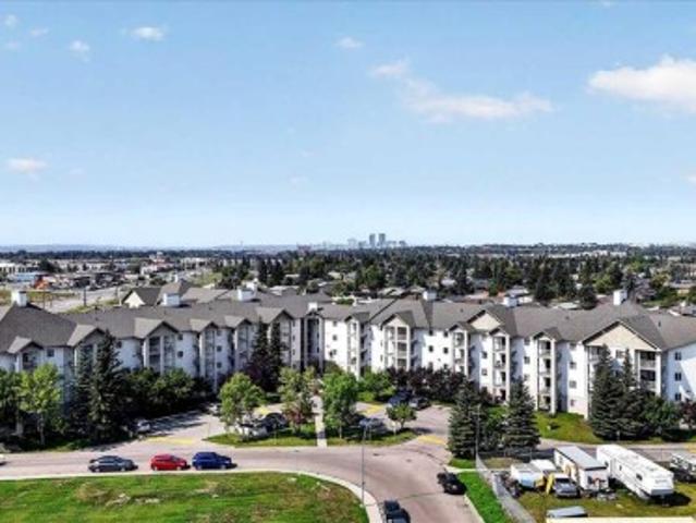 Condo for sale in Red Carpet, Calgary
