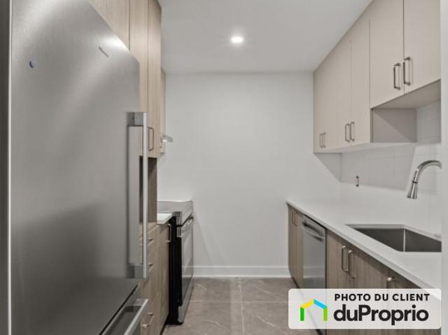 Apartment for rent in Pointe-Claire, Montréal (région administrative)