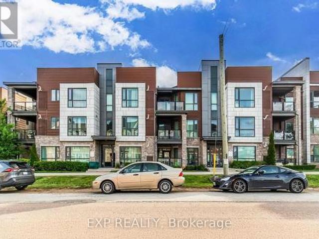 Townhouse for sale in Oakville, Ontario