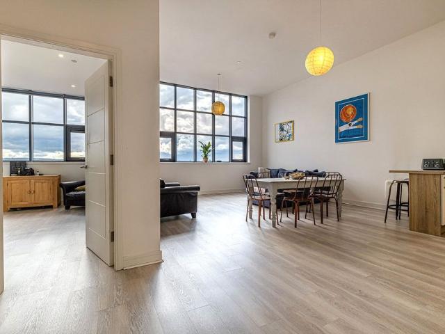 Apartment for rent in Battlefield, Scotland