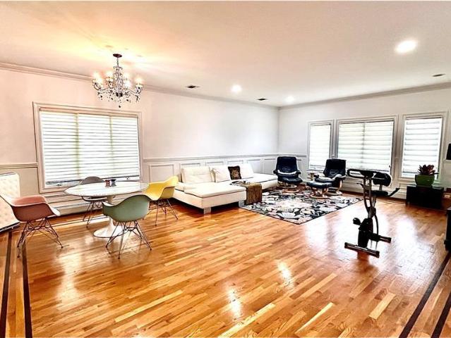 Condo for sale in Palisades Park, New Jersey