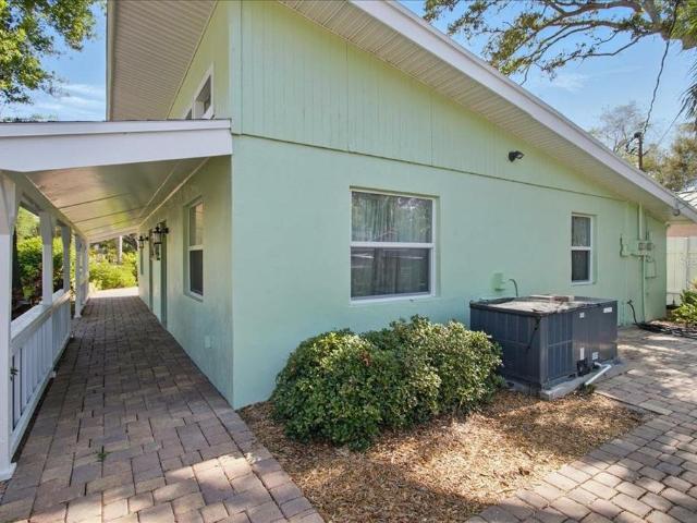 Duplex for sale in Safety Harbor