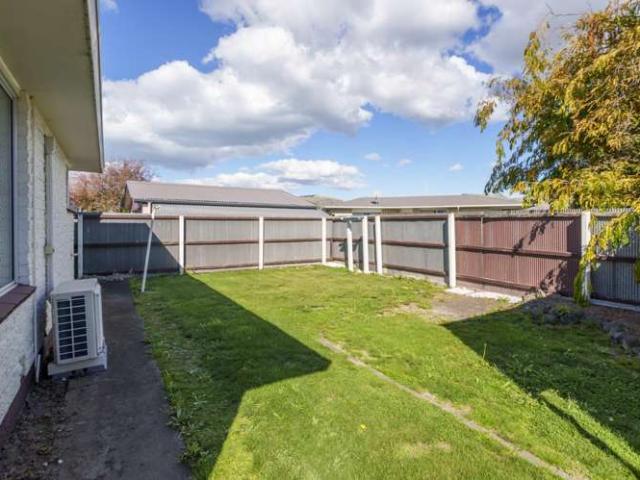 Apartment for sale in Chaslands, Canterbury
