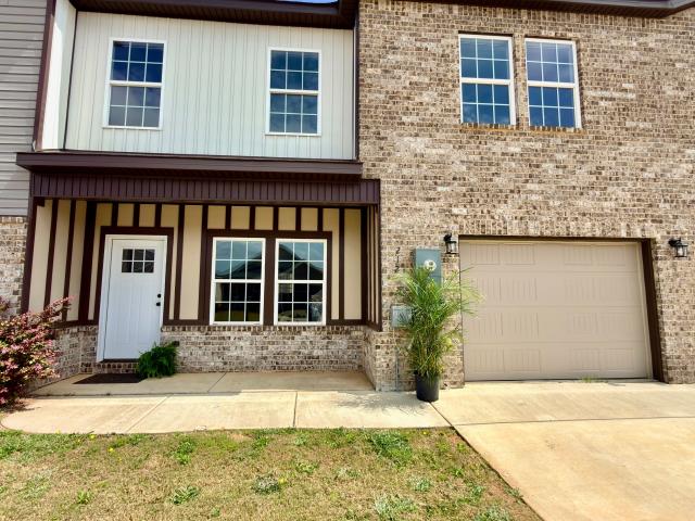 Townhouse for sale in Kathleen, Georgia