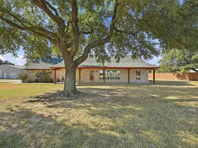 House for sale in Collinsville, Grayson County