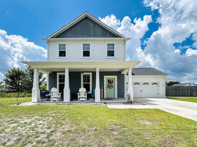 House for sale in Hubert, Onslow County