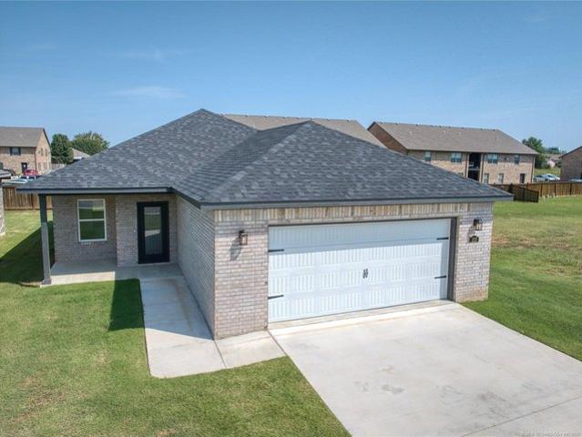 House for sale in Calera, Oklahoma