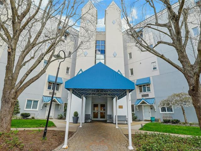 Condo for sale in Rockland, New York