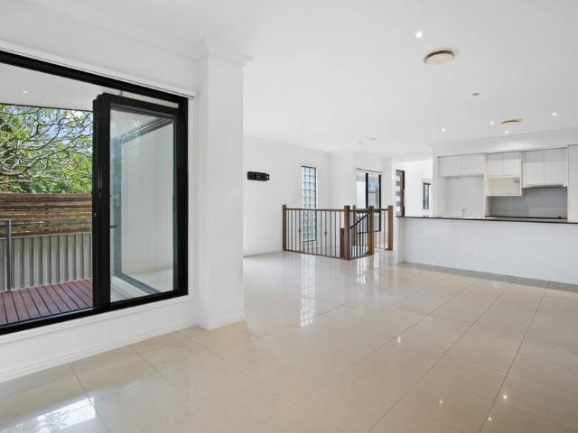 Townhouse for rent in Broadbeach, Gold Coast City