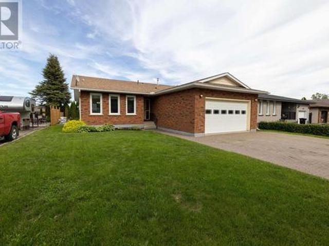 House for sale in Thunder Bay, Ontario