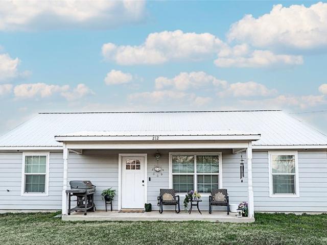 House for sale in Bowie, Texas
