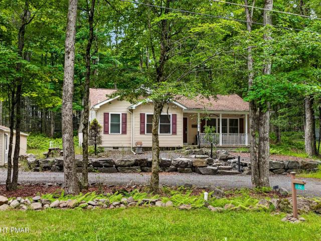 House for sale in Cresco, Pennsylvania