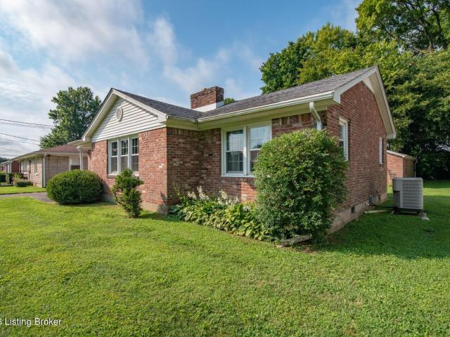 House for sale in Cecilia, Kentucky