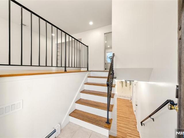 House for sale in Northvale, New Jersey
