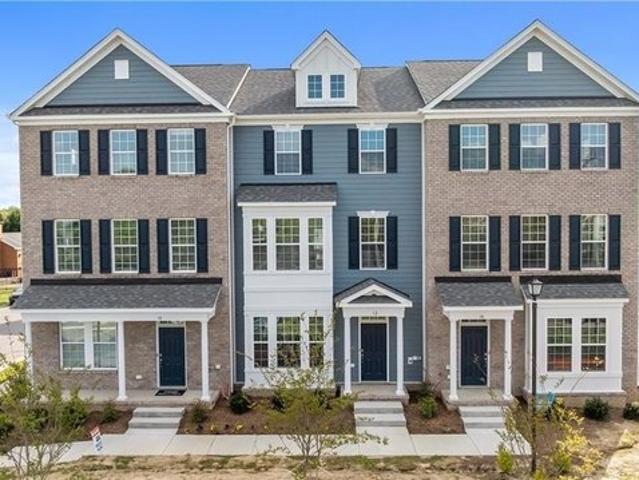 Townhouse for sale in Virginia