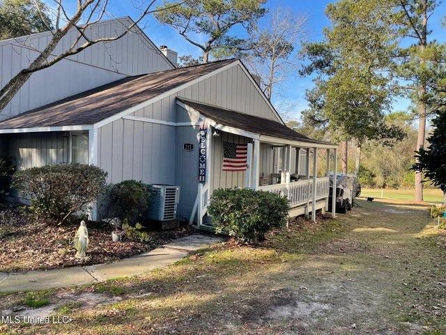 Townhouse for sale in Diamondhead, Mississippi