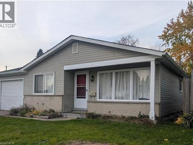 House for sale in Lakeshore Village, Waterloo