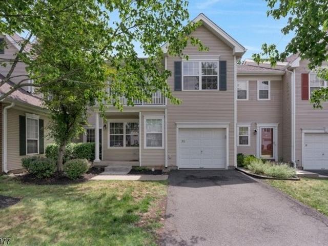 Townhouse for sale in Bridgewater, New Jersey