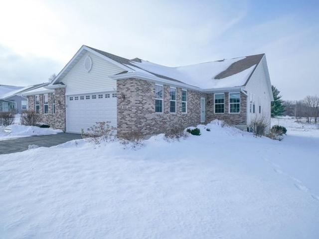 Condo for sale in Oregon, Illinois