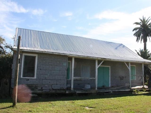 House for sale in Grand Isle, Jefferson Parish