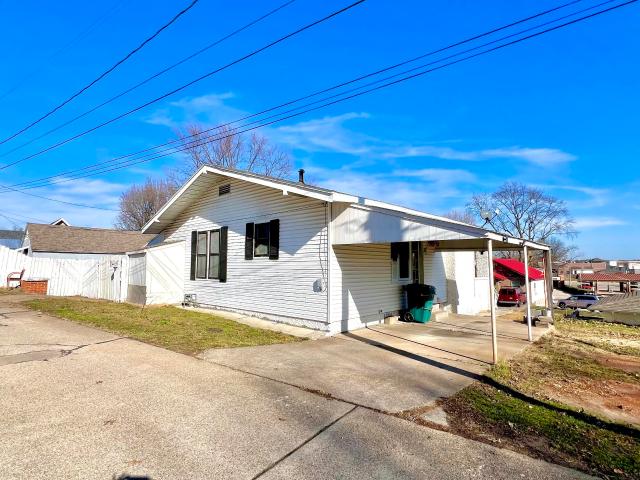 House for sale in Barry, Missouri