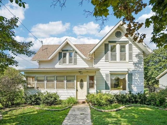 House for sale in Town of Farmington, Johnson Creek
