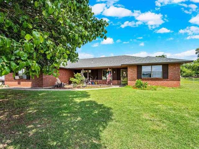 House for sale in Indiahoma, Oklahoma