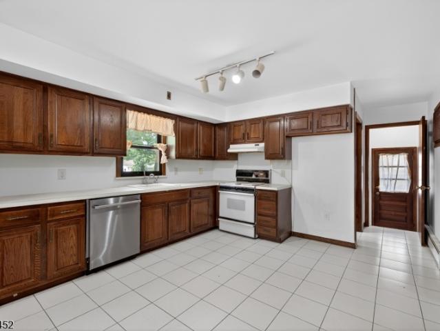 House for sale in Edison, New Jersey