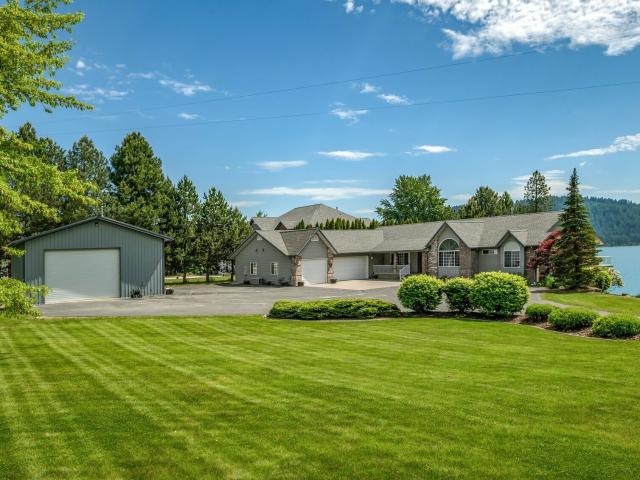 House for sale in Sandpoint