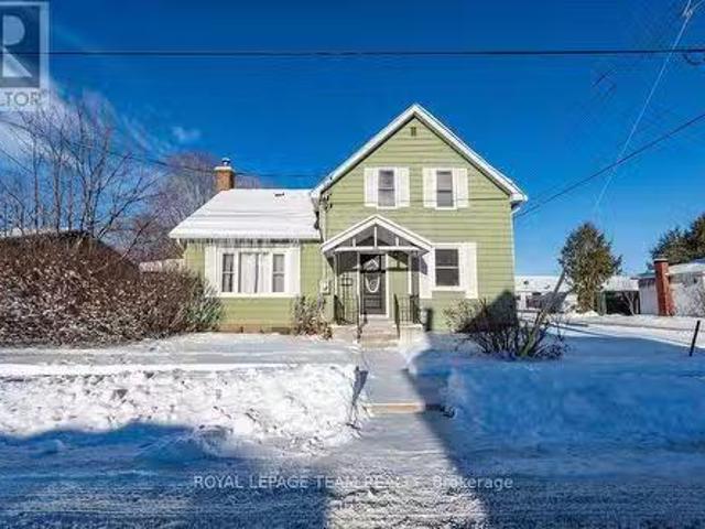 House for sale in Renfrew, Ontario