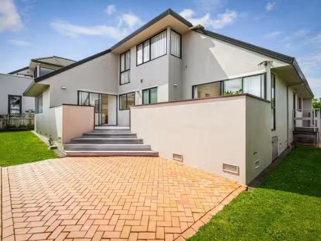House for sale in Wairau Valley