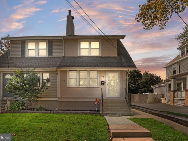 Townhouse for sale in Collingswood, Camden County