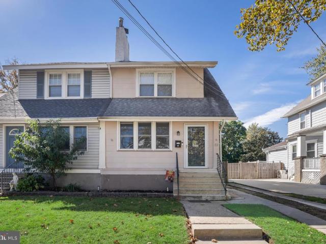 Townhouse for sale in Collingswood, Camden County