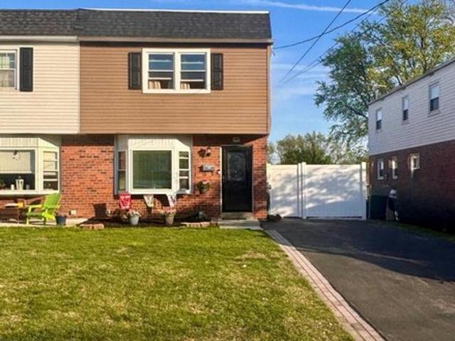 Townhouse for sale in Delco, Pennsylvania