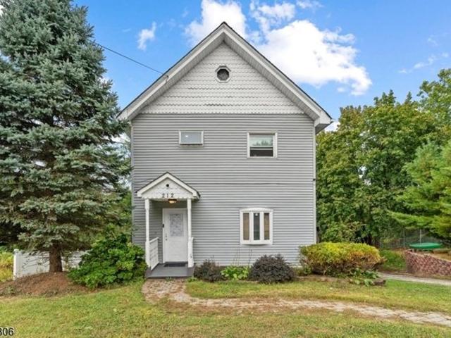 House for sale in Hamburg, New Jersey