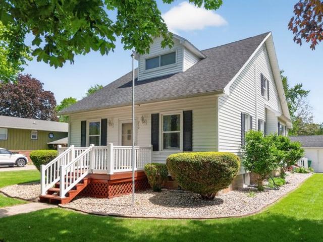 House for sale in Franklin Grove, Illinois